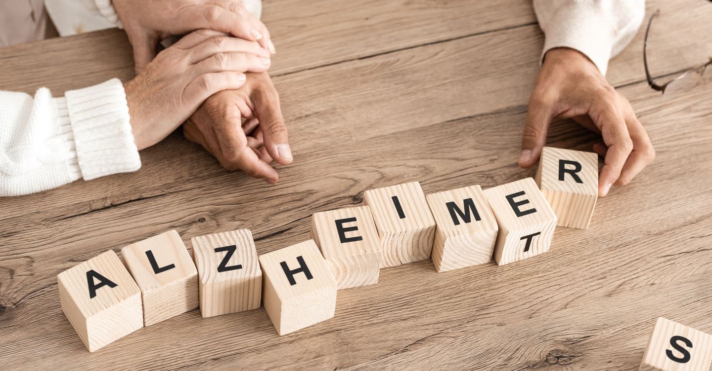 Alzheimer e demenza, per proteggere la mente funziona anche la sedentarietà “attiva”
