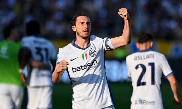 Holm out per 4 mesi, Darmian in pole per sostituirlo. L'ex Inter in prova a Casteldebole