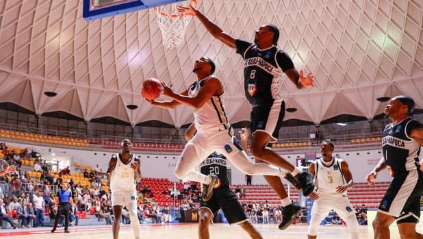 Maxima a valanga, Napoli batte i campioni, Tortona beffata dall'mvp: Eurocup, il meglio del 1° turno