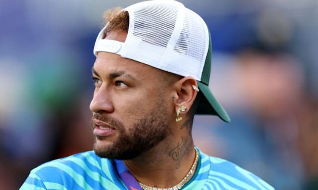Le montagne russe di Neymar: quinta figlia in arrivo, però il debutto si allontana. Ancelotti lo aspetta, ma...