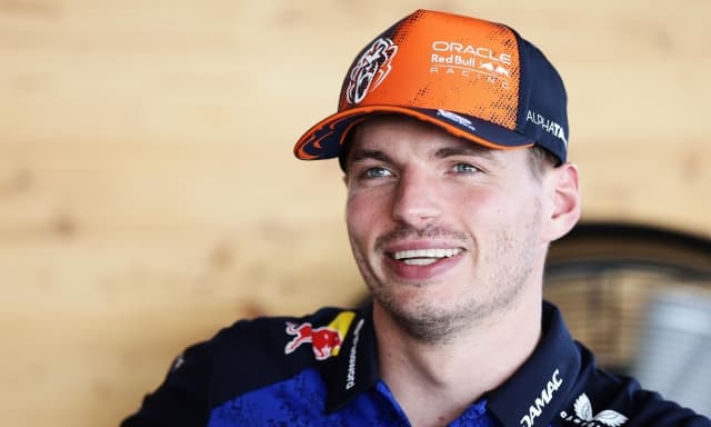 Verstappen: "Sono stato un bimbo prodigio, ma ora so che non c'è solo la F1. Kimi fa cose grandiose"