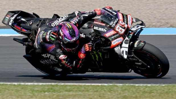LIVE MotoGP Giappone, pole di Martin su Marquez e Acosta. Bezzecchi 4°. Alle 8 c'è la Sprint