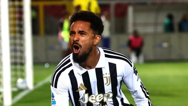 Juve, finalmente Douglas: gol assist e regia. Il brasiliano punge: "Si sta dicendo di tutto su di noi..."