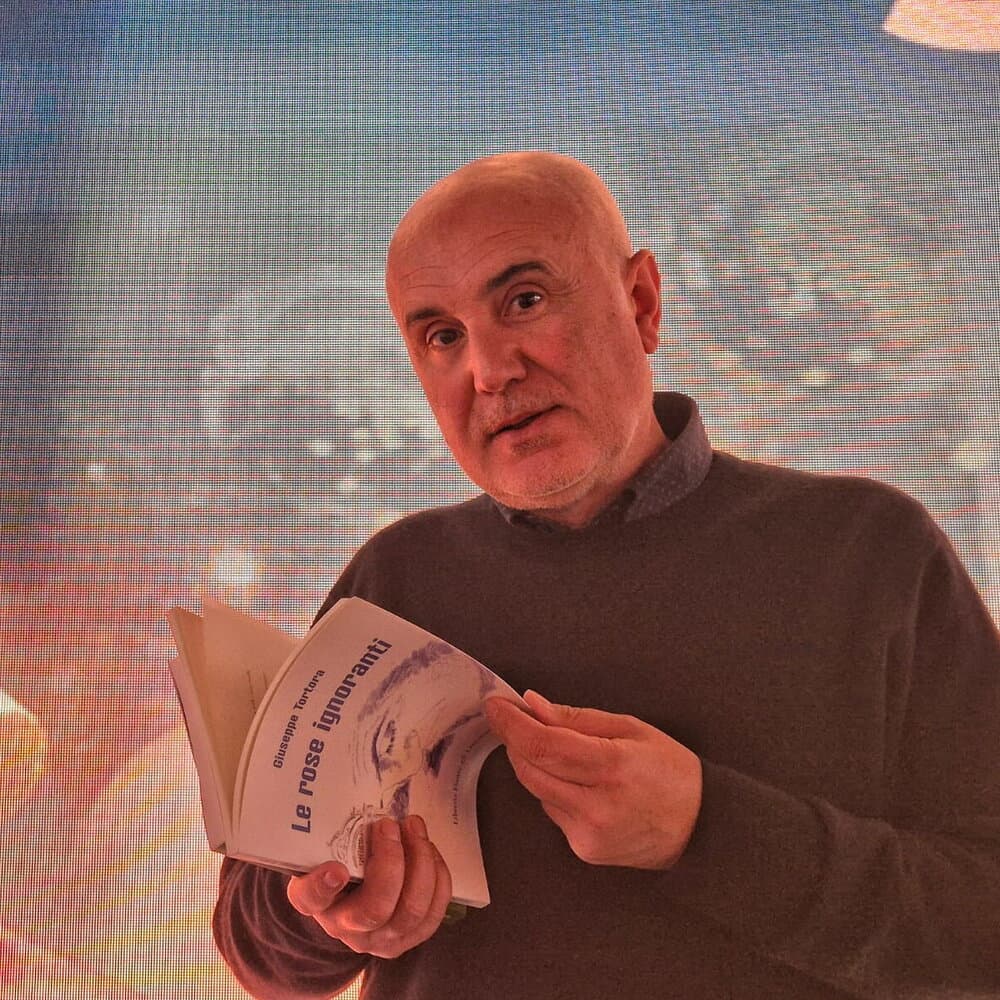 “Le rose ignoranti”, dalla prosa della Morante ai versi di Giuseppe Tortora