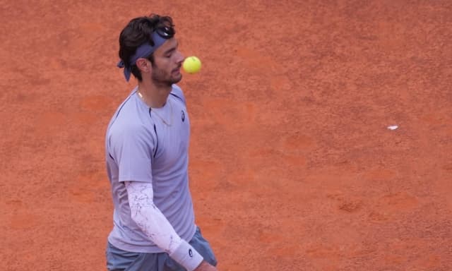 Musetti è ancora ko, forfait a Wimbledon: "Decisione non facile, ma giusta". Berrettini nel main draw