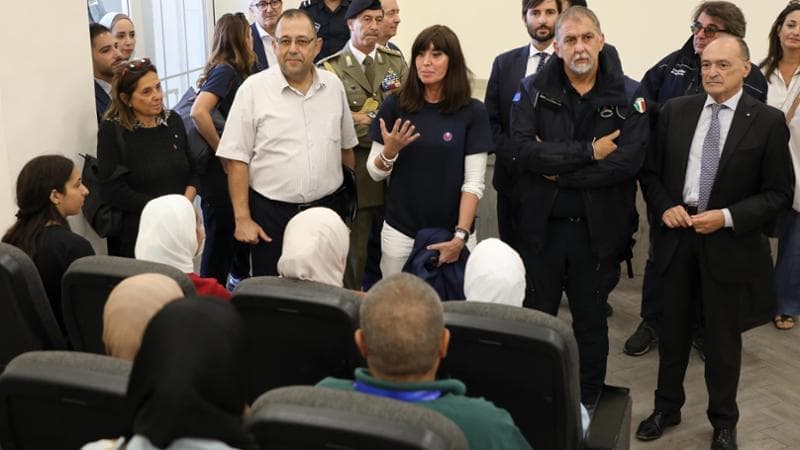 Università, Bernini in Giordania per accogliere 39 palestinesi tra studenti e ricercatori