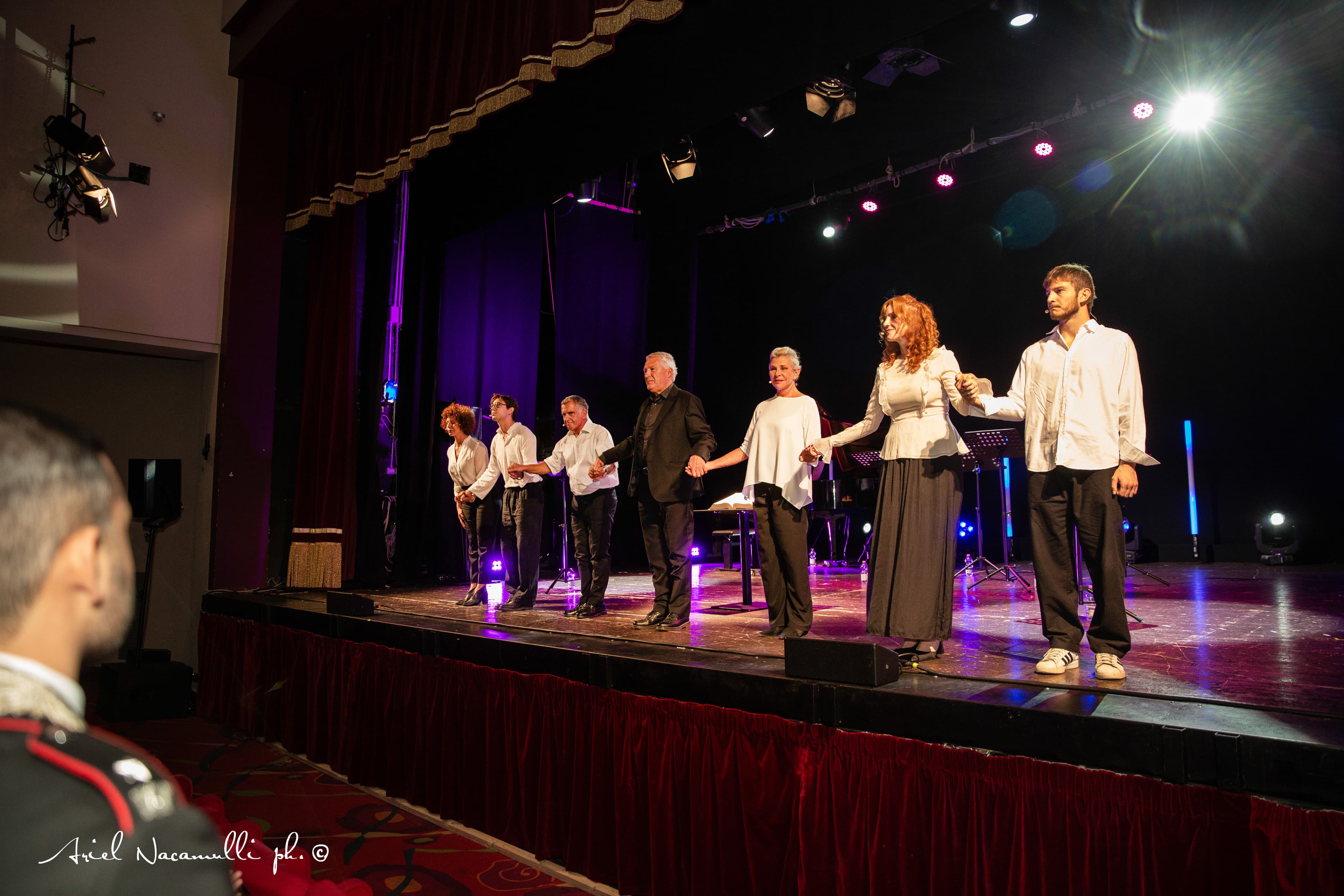 "Voci dalla Shoah", lo spettacolo al Teatro Parioli Costanzo che da voce a 106 sopravvissuti