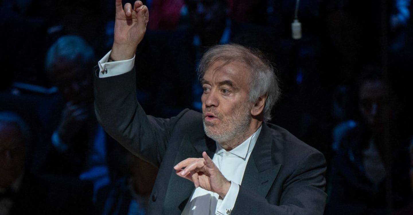 Il direttore filo-putiniano Gergiev torna a dirigere in Italia: è polemica
