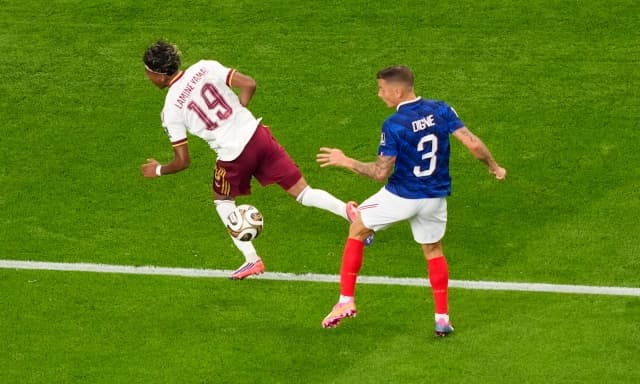 Perché Digne e non Theo? Cosa c'è dietro alla scelta che ha deciso il Mondiale della Francia