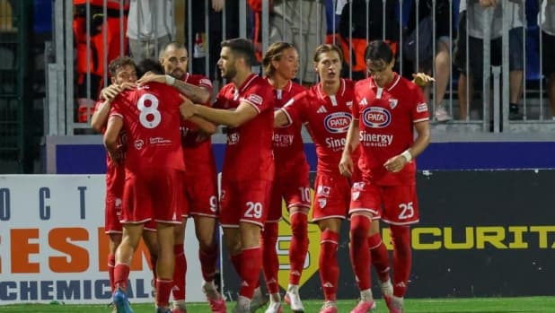 Mantova, colpo a Carrara. Il Sudtirol vince in dieci, ora in campo altre 6 squadre