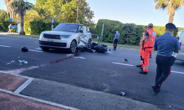 Scooter contro Suv, morto 17enne. Fuggono i passeggeri dell'auto