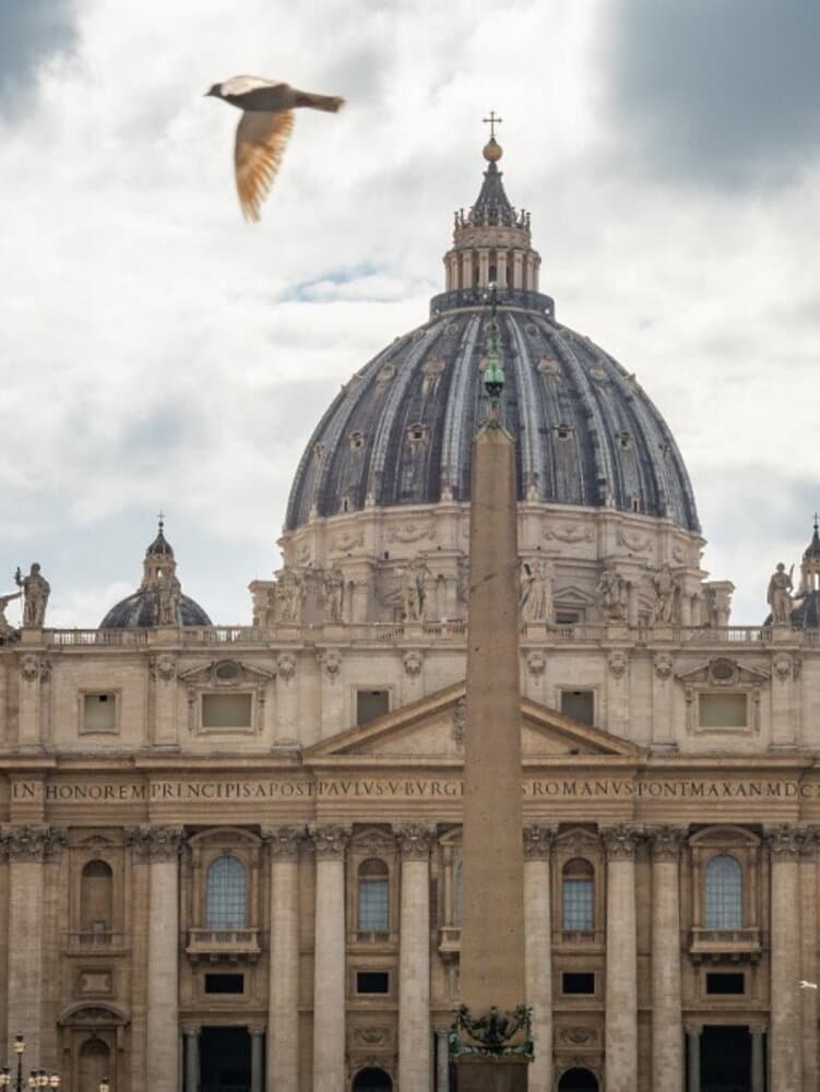 In Vaticano l'obelisco “spaventadiavoli”