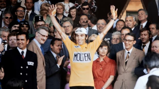 Tour, Tadej come Indurain: 60 giorni in maglia gialla. Merckx 111 volte, nessuno come lui