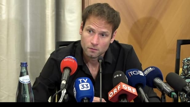Schwazer, nuove accuse di doping: "Sono innocente, ma non mi difenderò. Analizzino la nostra provetta"