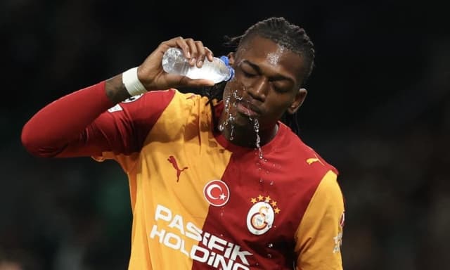Milan, che affare vendere Leao... Un mese dopo la cessione ancora niente gol. E piovono le critiche