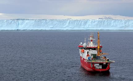 Antartide: la rompighiaccio Laura Bassi parte dalla Nuova Zelanda per il Polo Sud
