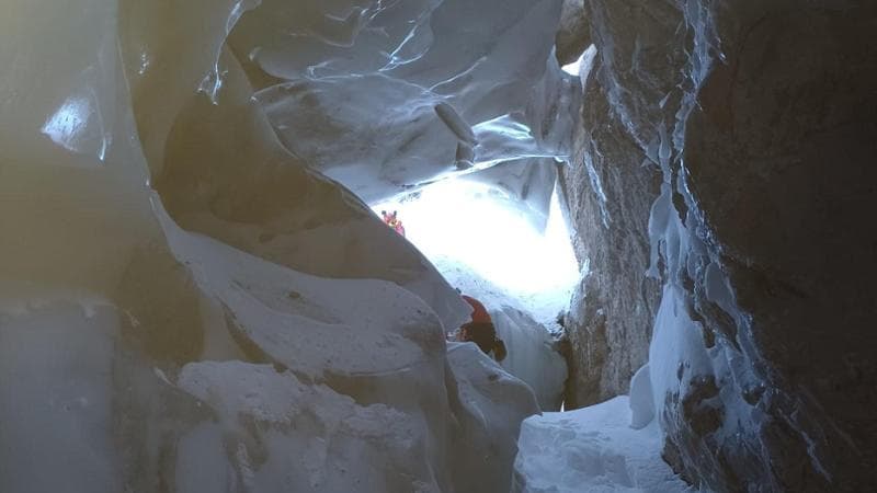 Sciatore travolto da una valanga cade in un crepaccio in Marmolada, ricoverato in condizioni gravi