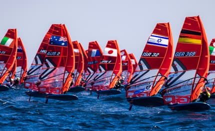 Europeo iQFOiL 2023, Patrasso: il forte vento caratterizza la prima giornata