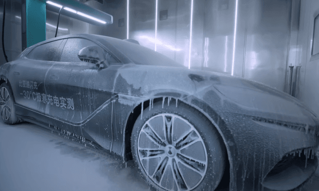 Byd, la super ricarica sfida il freddo artico: la Denza Z9GT è quasi piena in 12 minuti