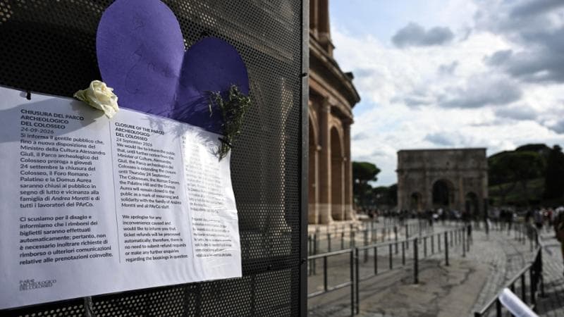Tragedia al Colosseo, cancelli chiusi fino a sabato. Giuli dai custodi dopo il lutto