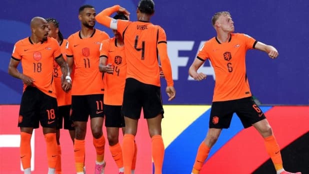 Tunisia-Olanda, non c'è storia: tris degli Oranje, ai sedicesimi sfideranno il Marocco