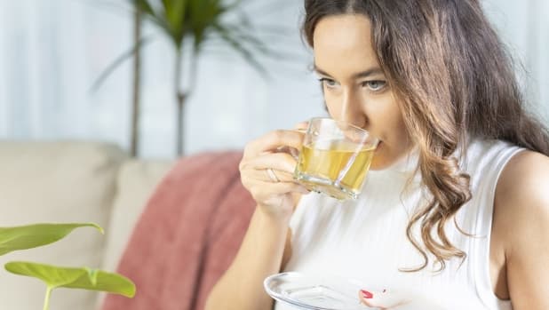 Tè verde: 5 benefici che non ti aspetti per difese immunitarie e intestino