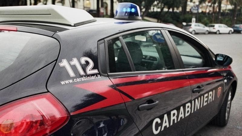 Reggio Calabria, trovato morto in casa un uomo di 50 anni: tracce di sangue intorno al corpo