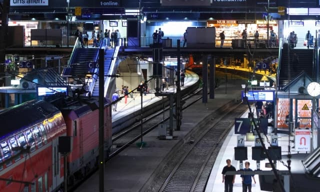 Si guasta la radio e la Germania rimane senza treni