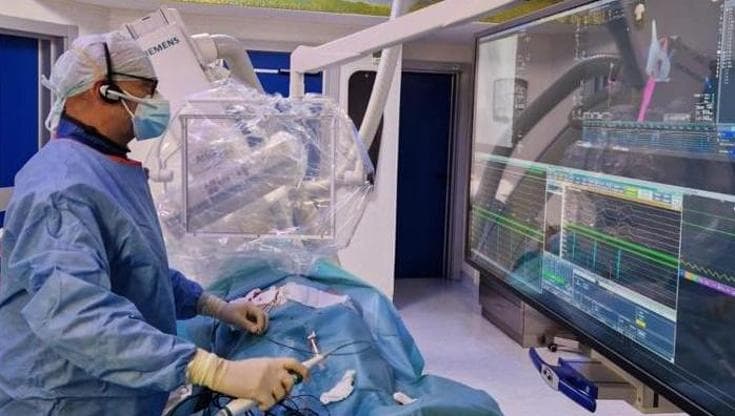 Cardiologia, primo impianto in Italia della nuova sondina che dimezza le complicanze