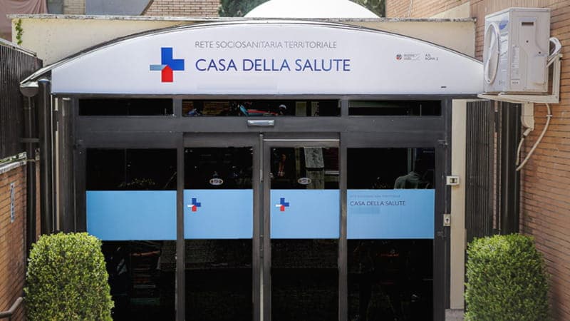Caldo torrido negli ambulatori Asl di Roma, sette senza aria condizionata: “Ambienti invivibili”