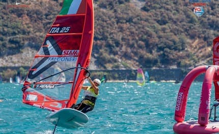Giovedì le Medal series agli iQFoil Youth & Junior International Games di Torbole