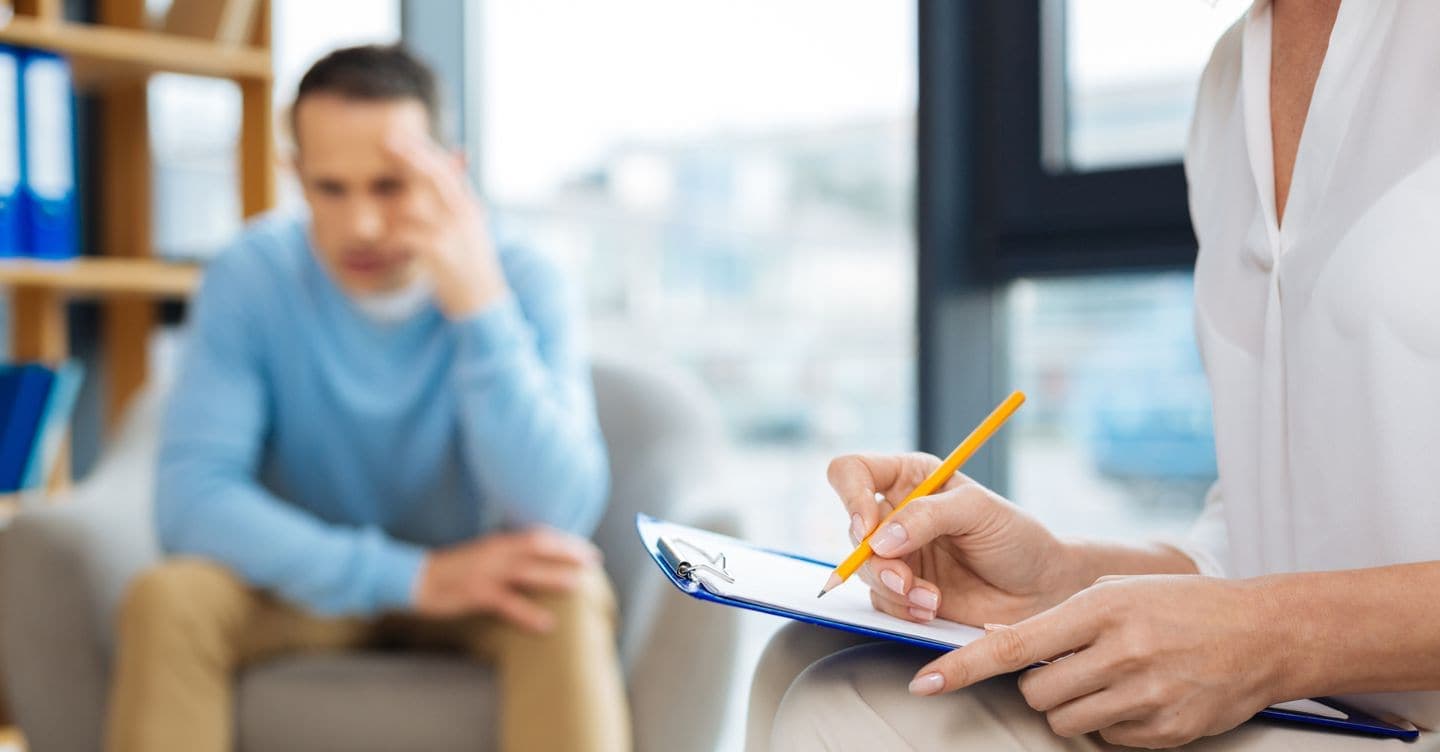 Salute mentale: italiani depressi e autolesionisti, crescono gli accessi al Pronto soccorso 