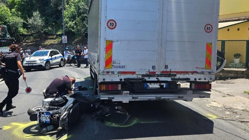 Vico Equense, incidente in scooter sulla Statale: muore giovane di 28 anni
