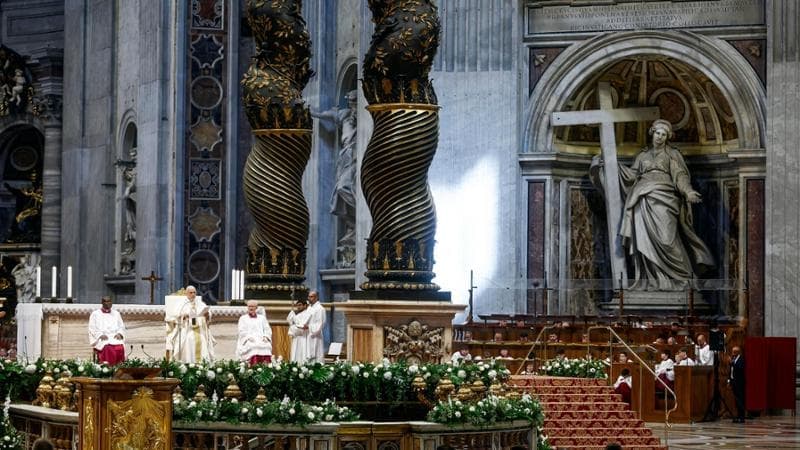 Vaticano, la strategia per decarbonizzare San Pietro. “Ma gli incensi non sono un problema”