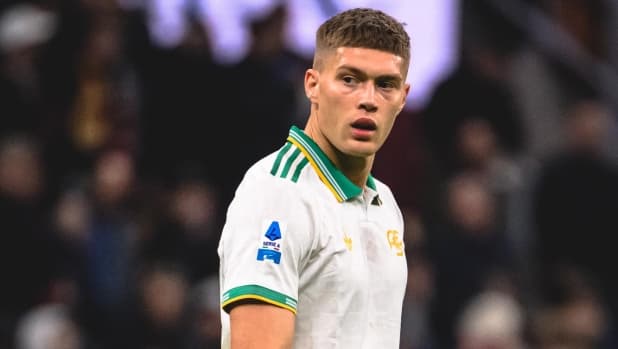 Roma, senti Dovbyk: "Qui grazie a De Rossi. Adesso voglio capire se c'è spazio per me"